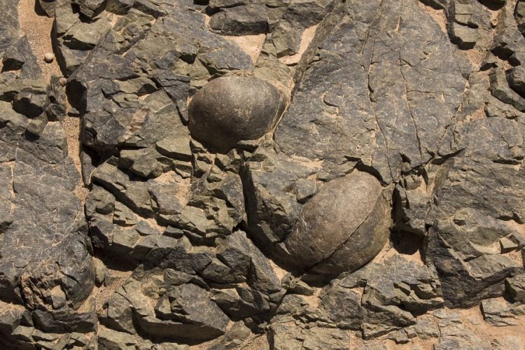 Dropstones