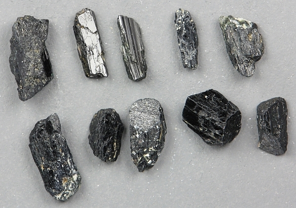 Arfvedsonite grains