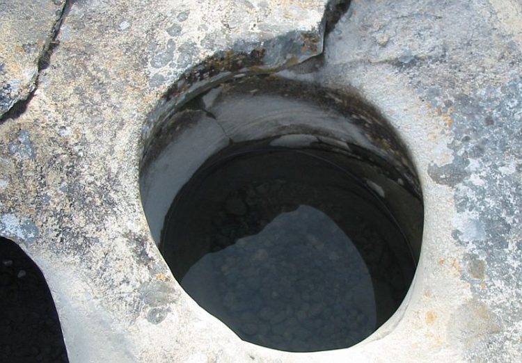 Pothole